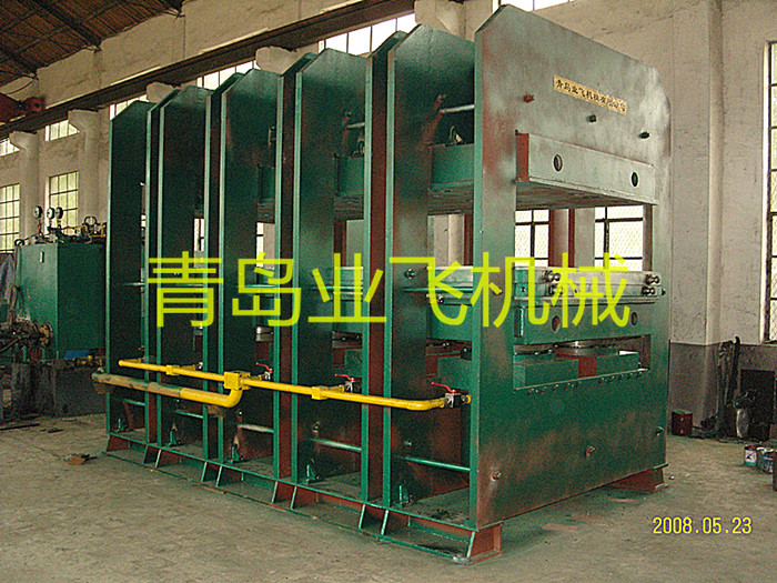 鋼絲繩輸送帶硫化機(jī)